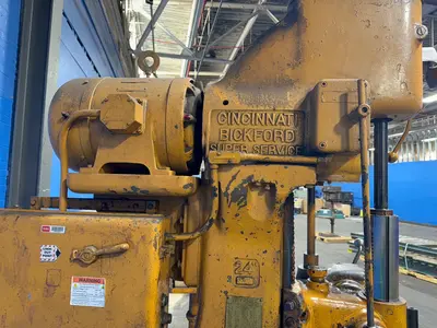 Used CINCINNATI BICKFORD _UNKNOWN_ Radial Drills Ohio US | HGR 24 #1280511