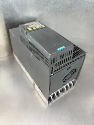 Siemens 6SL3210-1KE22-6AF1 Sinamics G120C Pn / Ver.B03/V4.7 (9.4.1)