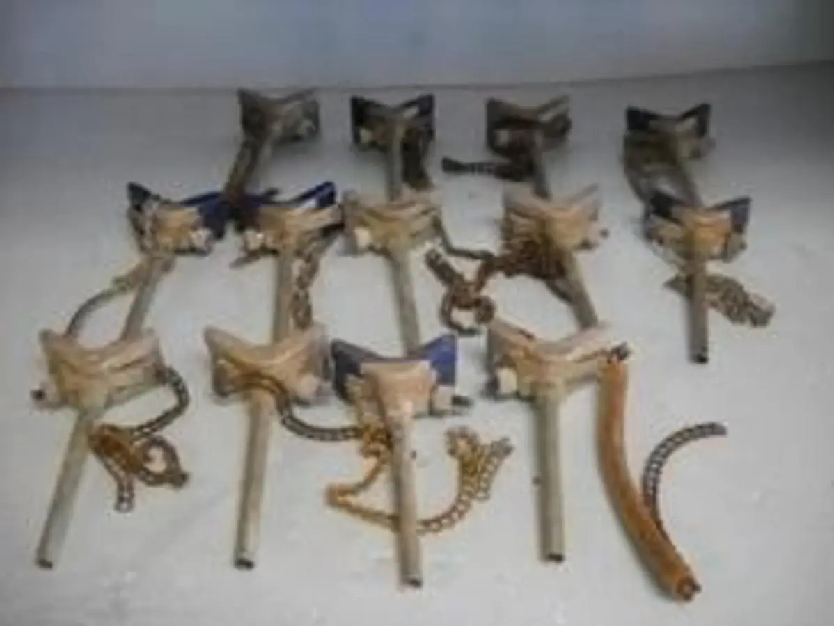 QTY. 13. RING STAND APPARATUS HOLDERS W/ CHAINS....