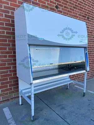 USED LABCONCO 302611100 CLASS II TYPE A2 LOGIC + BIOLOGICAL SAFETY CABINET 6 FT, 115V