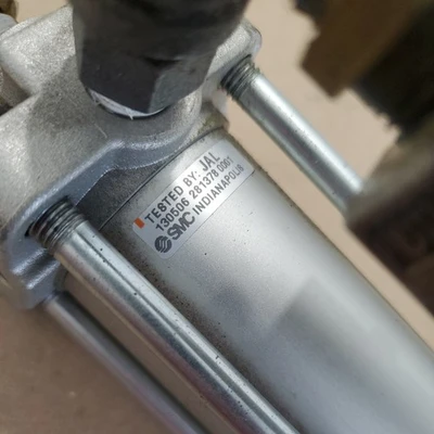 USED SMC CA2T40-490