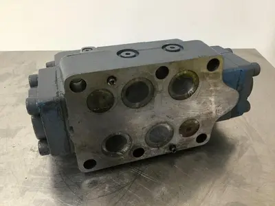 USED VICKERS DG4V-3-6C-M-U-HL7-60-B13