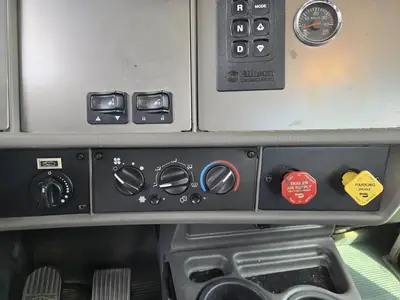 USED 2014 KENWORTH T370