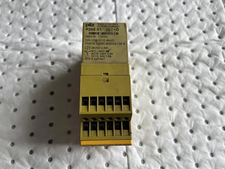 Used PILZ P¨2HZ X1 774341 Misc Electrical & Power Parts BE | Apt International N.V #363840