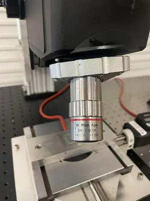 MITUTOYO MICROSCOPE WITH DIGITAL MICROMETERS (THORLABS TABLE SOLD SEPARATE)