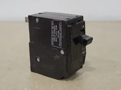 USED SQUARE D QO215