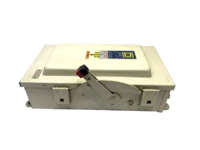 | Square D H-363AWK 3-Pole Heavy Duty Fusible Safety Switch 100A 600V - Used