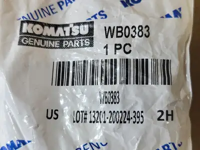 NEW KOMATSU WB0383