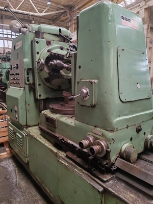KOMSOMOLETZ Gear Hobber, in good used condition