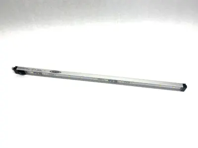 USED BANNER ENGINEERING WORK LIGHT STRIP, SWITCHED, 570MM LENGTH, 18065