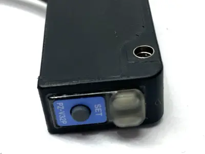 USED KEYENCE SQUARE REFLECTIVE PHOTOELECTRIC SENSOR M8 CONNCECTOR
