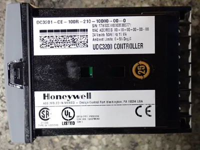 Used HONEYWELL UDC3200 / DC3201CE100R21010000000 Temperature Controls Ohio US | HGR 24 #1133424
