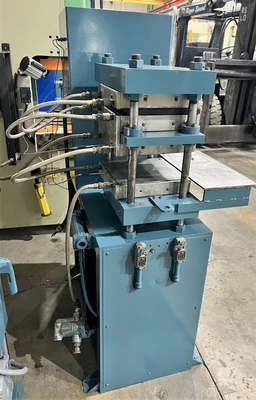 USED 1983 WABASH WABASH 30-1212 HMBX PRESS