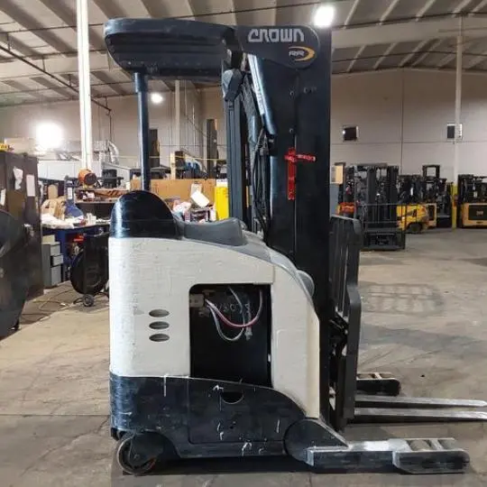 USED 2019 CROWN RR5725-45