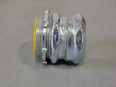 1 1/2" Insulated Conduit Straight Connector, Compression Connection for EMT