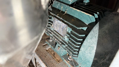 Grain Mill with Auger Feed