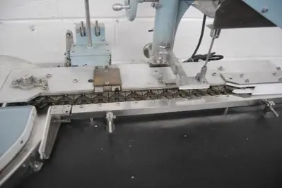 Cozzoli model R100 Vial Stoppering Machine -