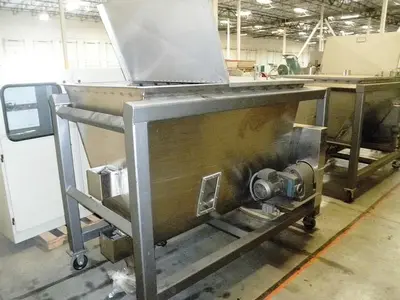 Hopper, 50 CF, S/st, 6' x 4' x 4.5', Auger, Agitator, #C741914