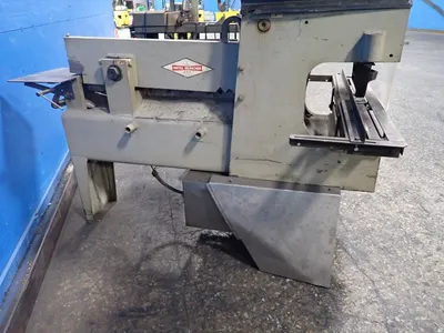 Used CENTER ENGINEERING MM61C Angle Punches Ohio US | HGR 24 #1129950