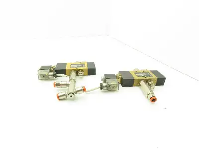 Pneumax 414/2.32.0.12NA.M2 Pneumatic Solenoid Valve 3/2 Pos 110V  Lot of 4