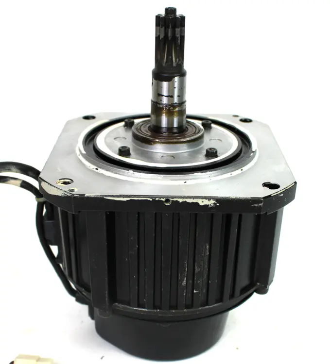 Used YASKAWA ELECTRIC SGMDH-06A2A-YR25 Servo Motors Kentucky US | Industrial Parts R Us Inc. #357391