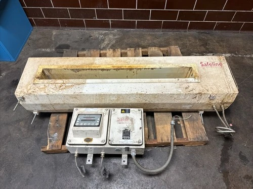 Used Safeline PPH/44X04/P/100-200/ABS/V3/514/OPTI Metal Detectors Indiana US | J&J Industrial Supply #1082359