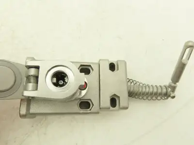 Allen Bradley 440T-MSALE10BC Guardmaster Trapped Key Interlock Switch With Key