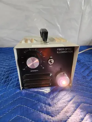 FIBER OPTIC ILLUMINATOR