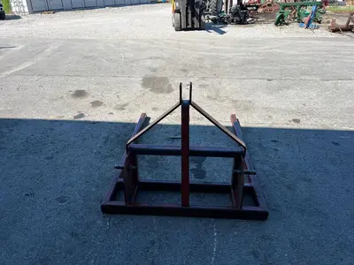 3PT HITCH BALE LIFT Bale Lift | County Equipment Company LLC (5)