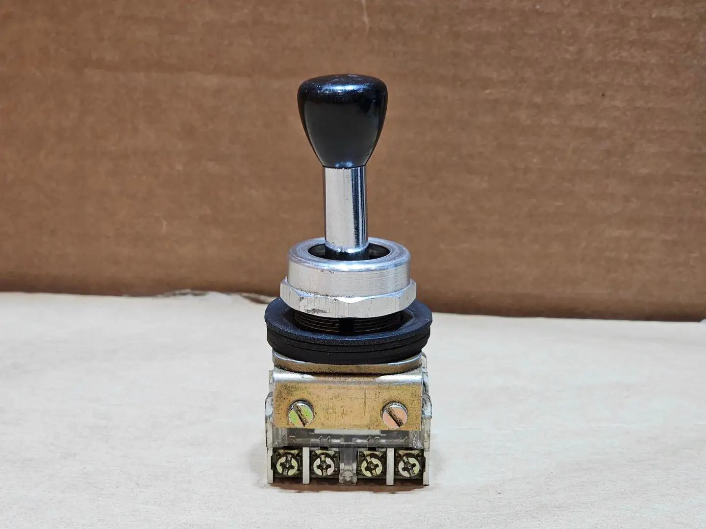 Used TELEMECANIQUE XD2 Parts British Columbia CA | Lenmark #1440973