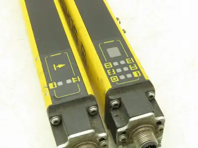 Schmersal SLC440-ER-0490-14-01 Safety Light Curtain Transmitter & Receiver Set