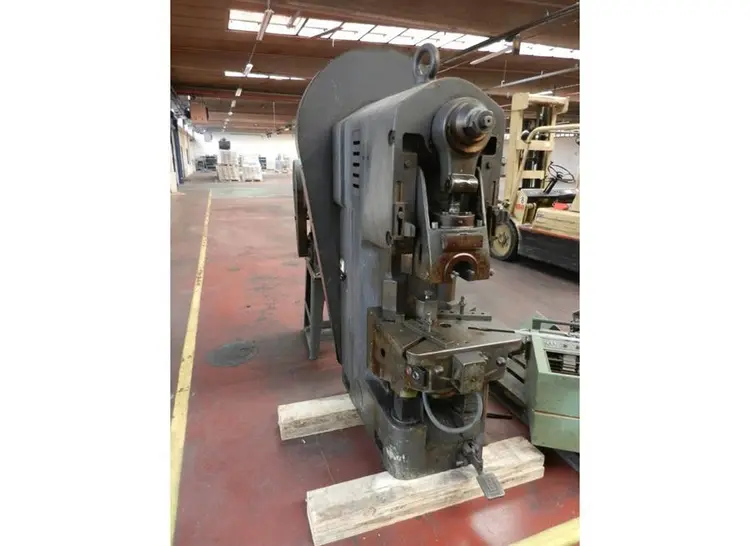 Used WMW PEEV 40 TON Gap Frame (OBS) Presses | Apt International N.V #364937