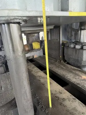 2000 TON HEAVY DUTY 4-POST HYDRAULIC STRAIGHTENING PRESS. STOCK # 0543726