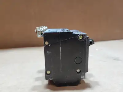 15 Amp, 3 Pole, 240 Volt Circuit Breaker THHQB32015