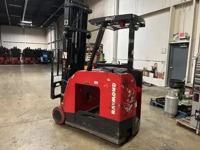 Used 2017 RAYMOND 425C50TT 3-Wheel Stand up Electric Counterbalance Forklifts Illinois US | Somerset Equipment Sales #1546281