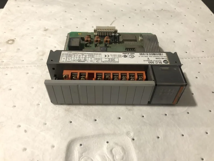 Used ALLEN BRADLEY 1746-OX8 PLC Input & Output Pennsylvania US | Moses B Glick #1007827