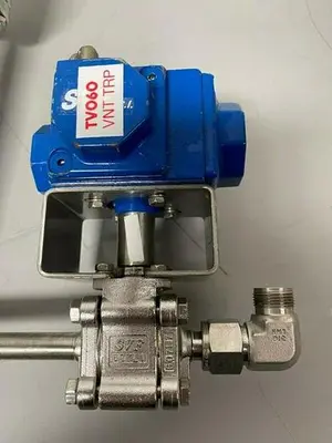 USED LOT OF 2 - SVF F.C.I STAINLESS STEEL HS15-2 VALVE ACTUATORS W/ 1" SANITARY FIT