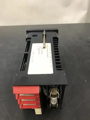 USED EUROTHERM 832-30A240V-00-4-20MA