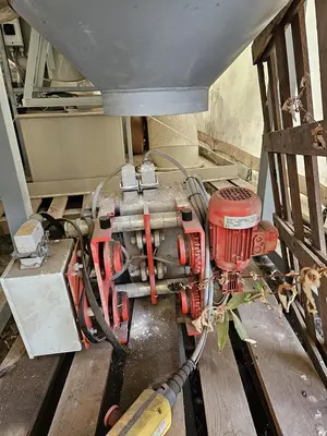 USED HOSOKAWA TWO-STAGE PLASTIC SHREDDING AND GRANULATION SYSTEM
