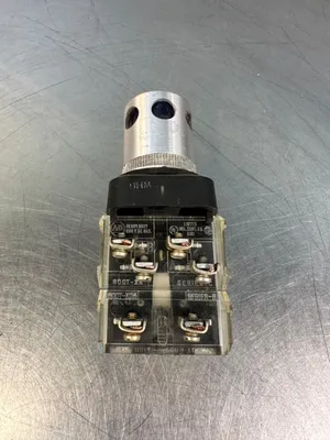 Allen Bradley 800T-PA16 Ser. N Push Blue Button 120V - 50/60 Hz (4c-40)