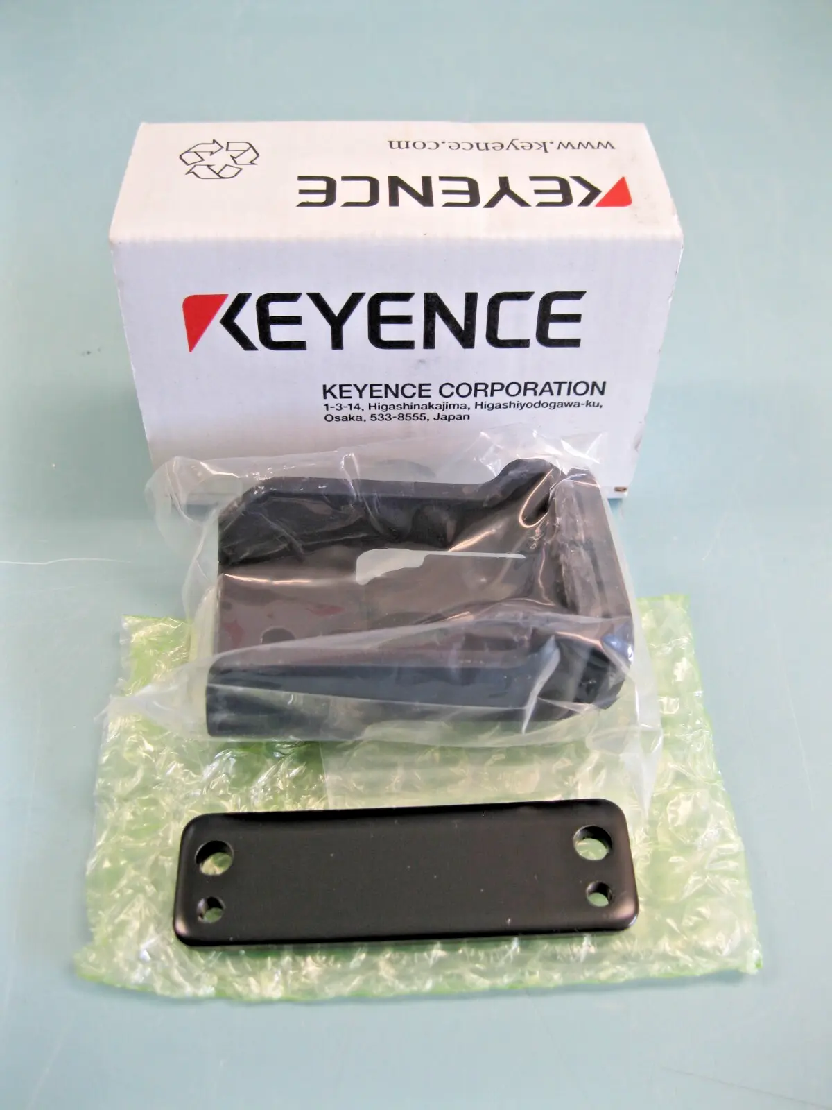 NEW KEYENCE GS-MB11
