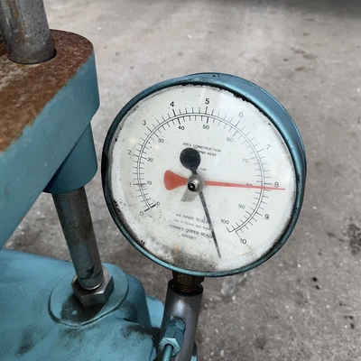 Apex Hydraulic Press 10 Ton 300mm Square