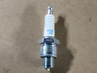 NEW NGK BR7HS-10