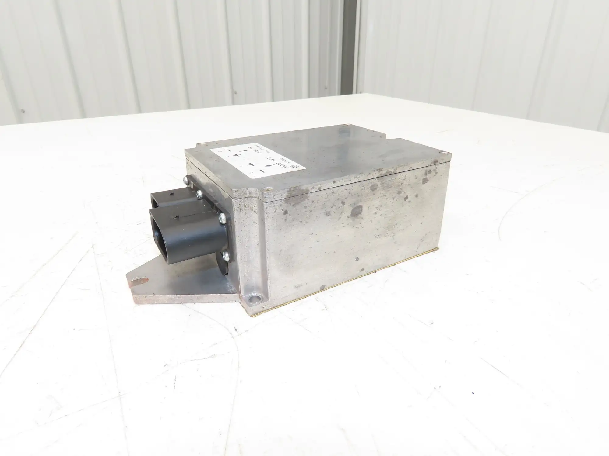 Delta EOE23010424 Forklift DC/DC Converter 48-80V In 12.5V Out Off Linde E20C