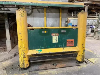USED BLACK CLAWSON ROLL SPLITTER