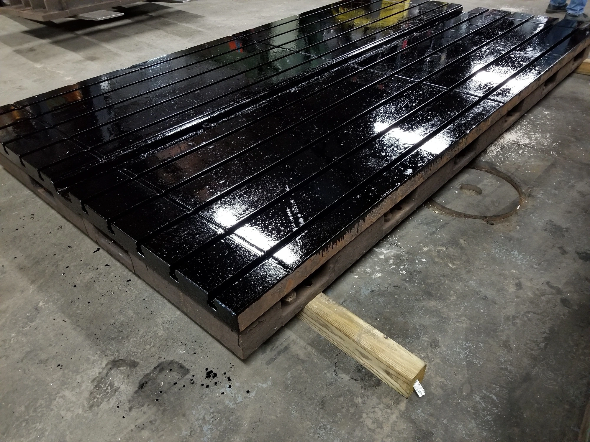 USED FLOOR PLATES USED T-SLOTTED TABLE  84"W X 148-1/2"L X 9"H