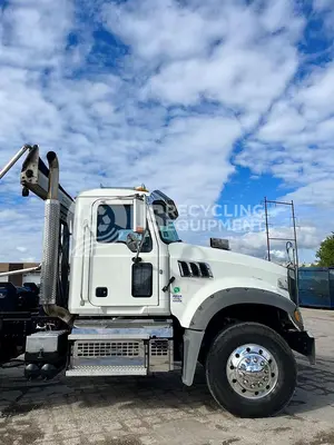 Used 2019 MACK GR-64F TRI-AXLE ROLL-OFF Rolloff Trucks Pennsylvania US | US Recycling Equipment #1515670