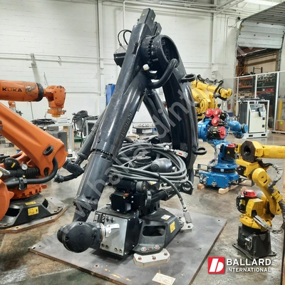 KUKA KR 120 R3900 Ultra K Robot System w/ KRC4 Controller