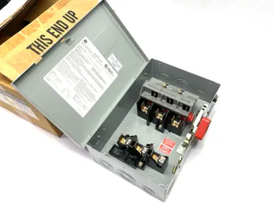 USED GENERAL ELECTRIC HEAVY DUTY SAFETY SWITCH, FUSIBLE, 30A 3P HD N1