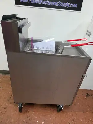 Used Dukers Used Dukers DCF3-LPG LP Gas Floor Fryer 40lbs 90,000 BTU on Casters Cookers / Coolers / Fryers Illinois US | Falcon Restaurant Supply #1373583